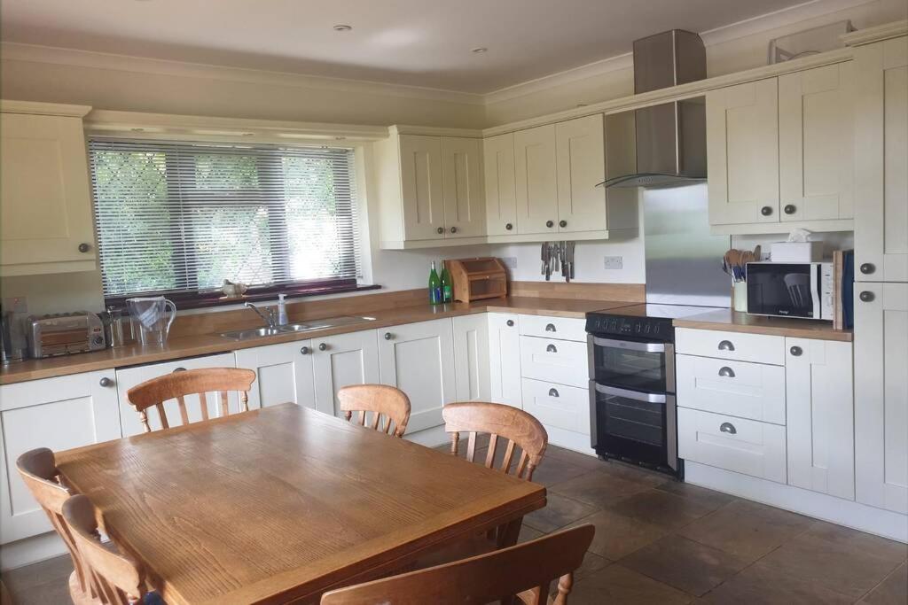 Ashwood Holiday Cottage. แอชฟอร์ด ภายนอก รูปภาพ