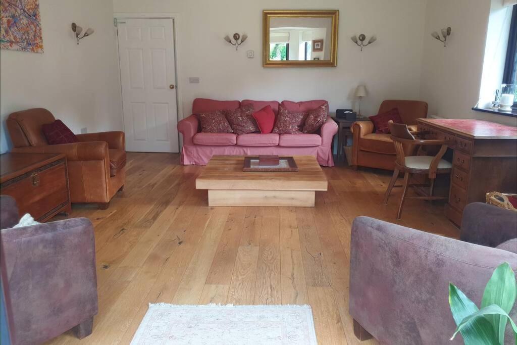 Ashwood Holiday Cottage. แอชฟอร์ด ภายนอก รูปภาพ