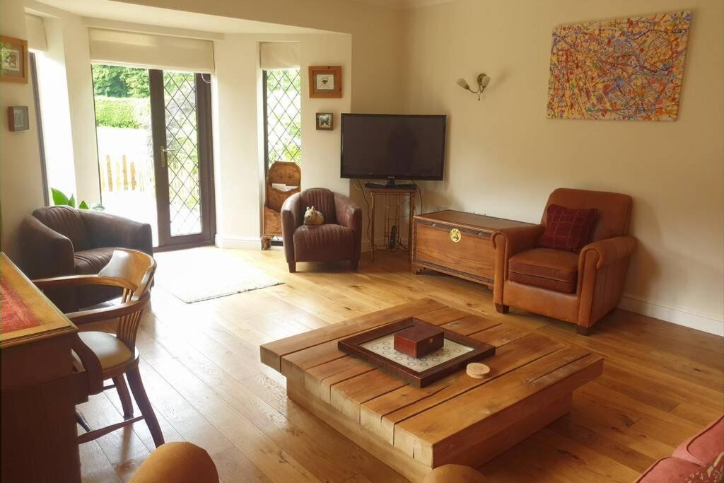 Ashwood Holiday Cottage. แอชฟอร์ด ภายนอก รูปภาพ