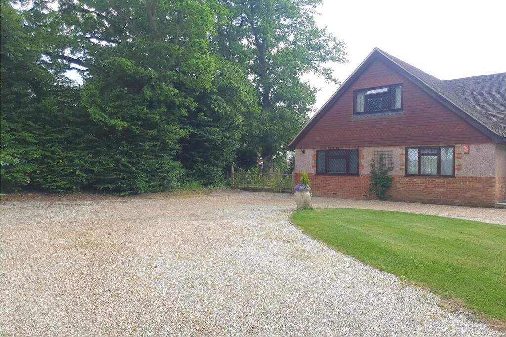 Ashwood Holiday Cottage. แอชฟอร์ด ภายนอก รูปภาพ