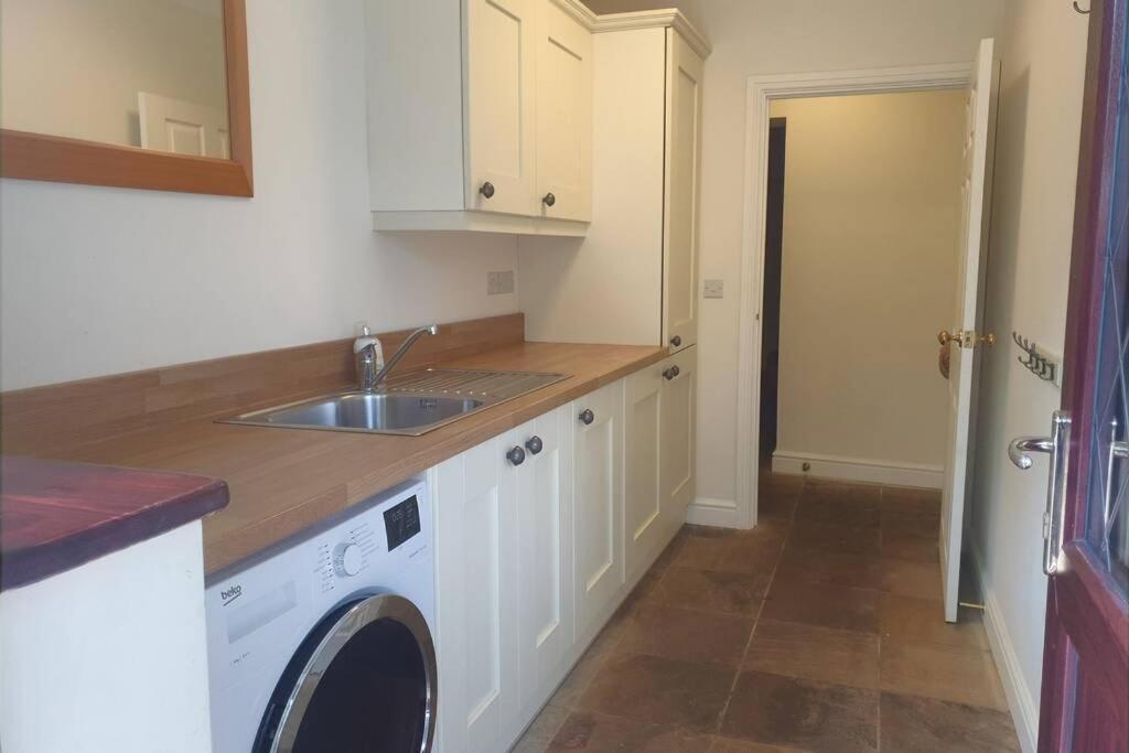 Ashwood Holiday Cottage. แอชฟอร์ด ภายนอก รูปภาพ