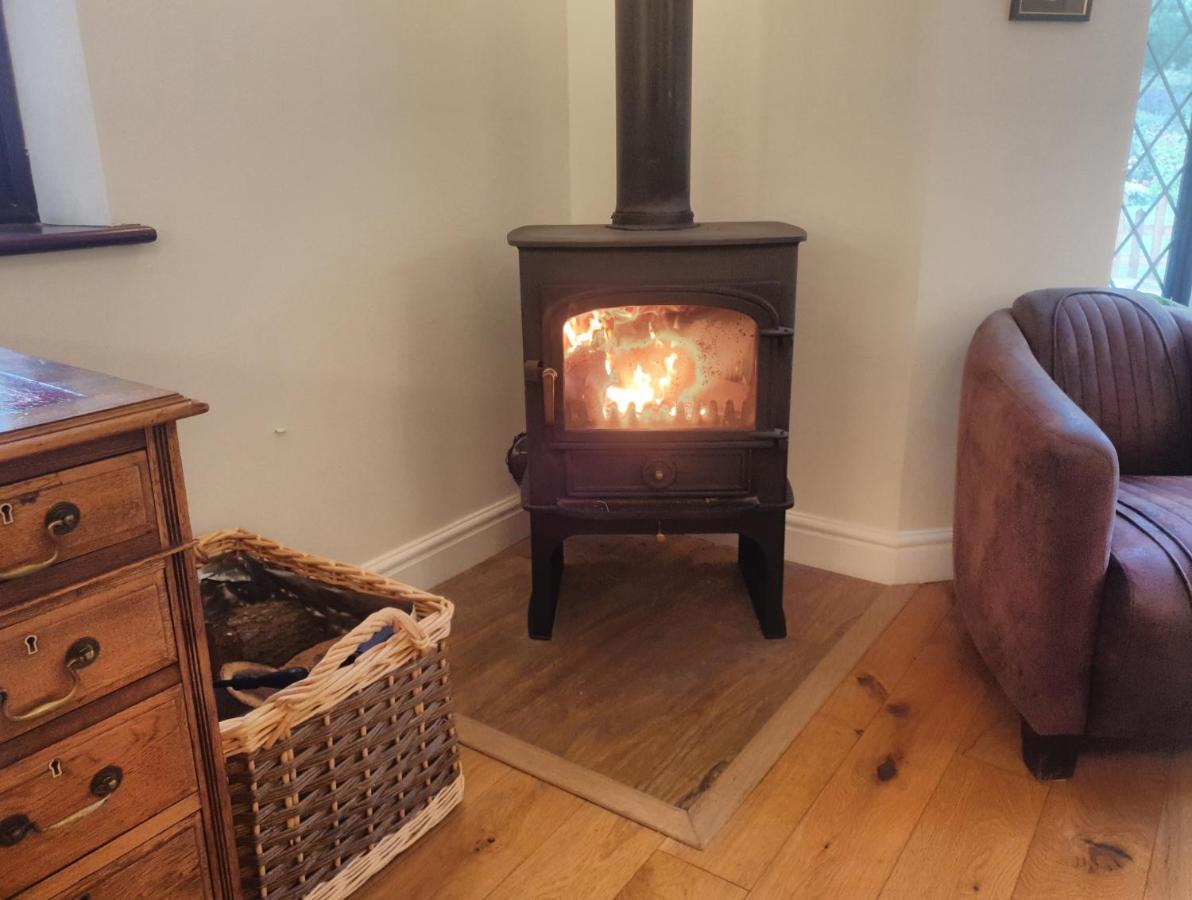 Ashwood Holiday Cottage. แอชฟอร์ด ภายนอก รูปภาพ